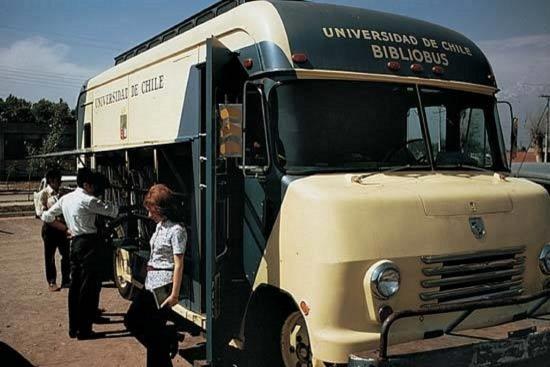 A contar del 30 de abril se inicia el ciclo de entrevistas llamado "Bibliomóviles con historia" en donde se destacará iniciativas de fomento lector vinculadas a bibliomóviles. Imagen primer bibliobus Chile 1968